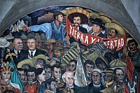 . Utiliza el lenguaje artístico para abordar temas como la injusticia, la opresión, los derechos humanos o la lucha de clases. Más que solo estética, su propósito es provocar reflexión, diálogo o acción, convirtiéndose en una herramienta de resistencia y participación ciudadana.